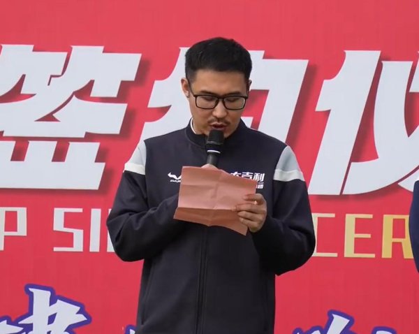 途牛配资 中超旧将王栋：被欠薪时付不起孩子的住院费，做餐饮我有底线