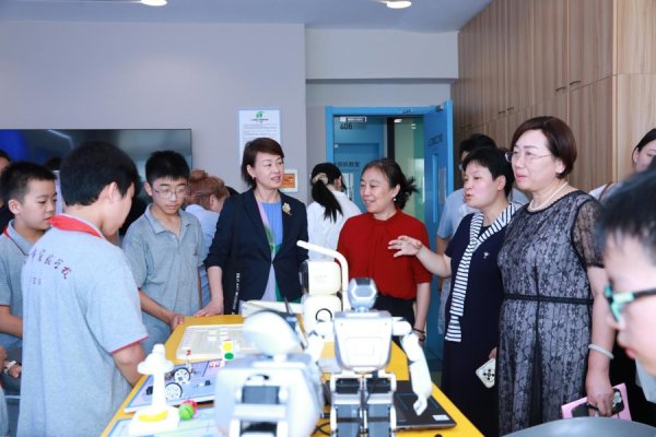 火配资 探索AI赋能教育“中国方案”！浦东软件园助力全栈国产化解决方案破冰落地